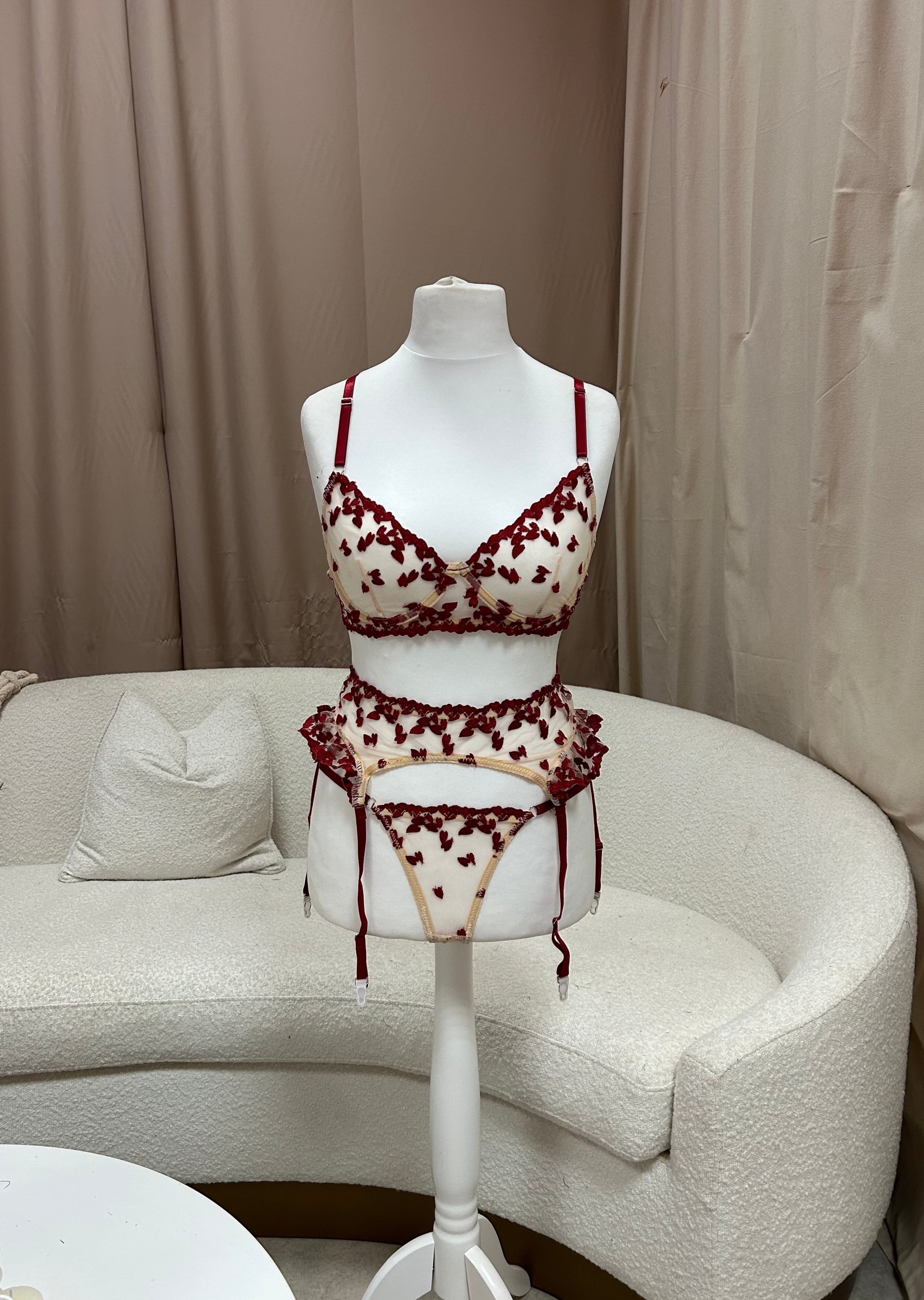 Queen of Hearts Set-KN346